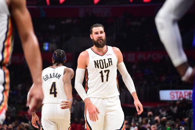 九游博彩平台-7记三分化身中锋版库里 瓦兰一数据创造NBA历史